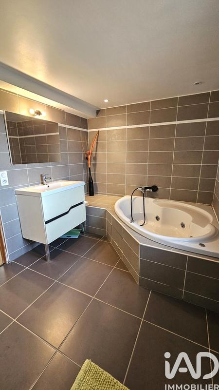 Maison - 197 m² - 6 pièces