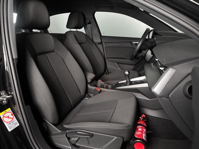 Audi A3 Berline 30 Tdi 116ch Virtual Cockpit Carplay Gps Regul Full Led 1⁰Main 2.0l 116 Ch