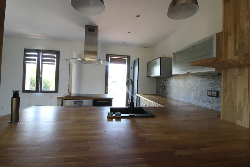 Maison - 98 m² - 5 pièces