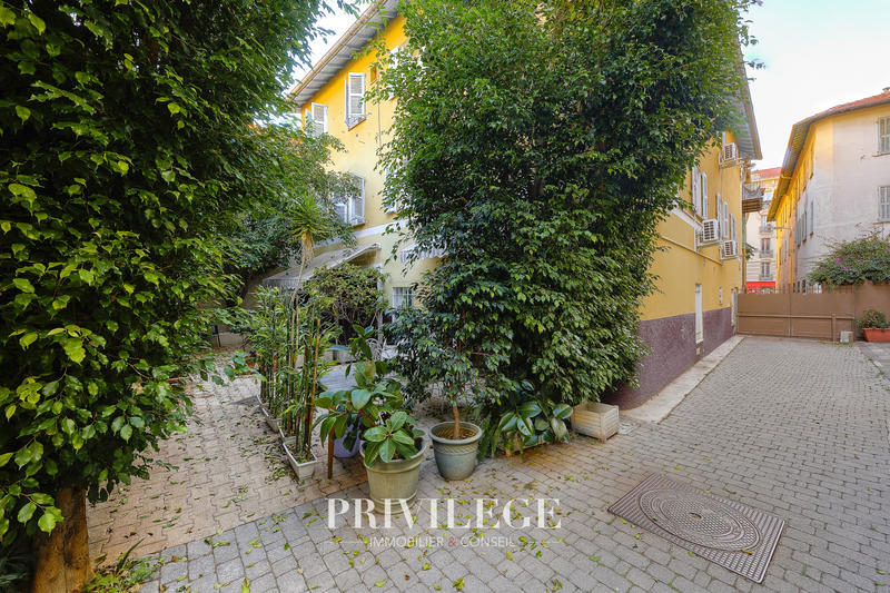 Immeuble - 300 m² - 16 pièces