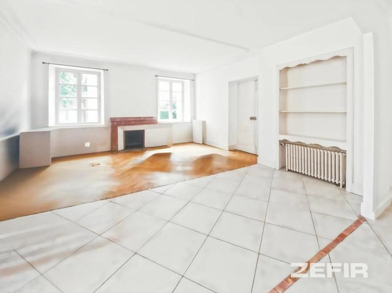 Maison - 320 m² - 10 pièces