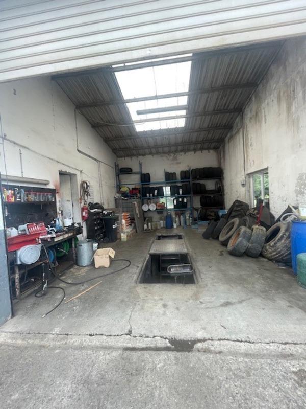 Local commercial - 255 m² - 5 pièces