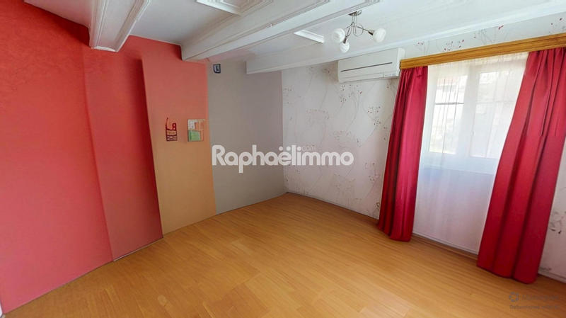 Maison - 700 m² - 6 pièces