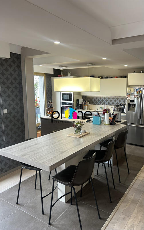 Appartement - 200 m² - 4 pièces