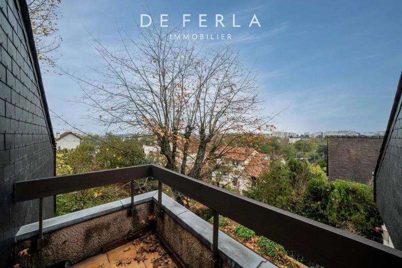 Maison - 240 m² - 7 pièces