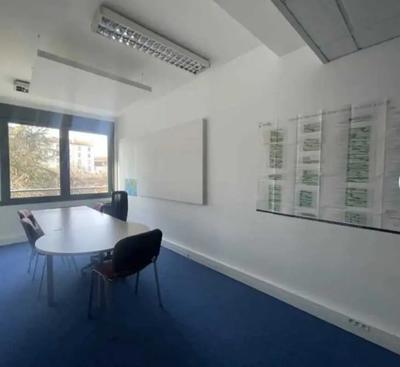 Bureau - 76 m²