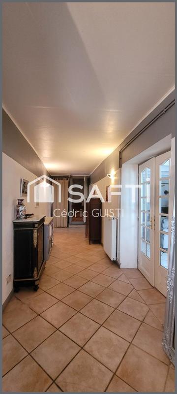 Maison - 240 m² - 5 pièces