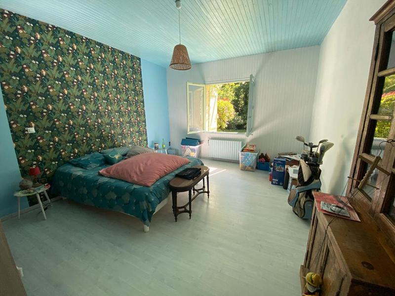 Maison - 330 m² - 9 pièces