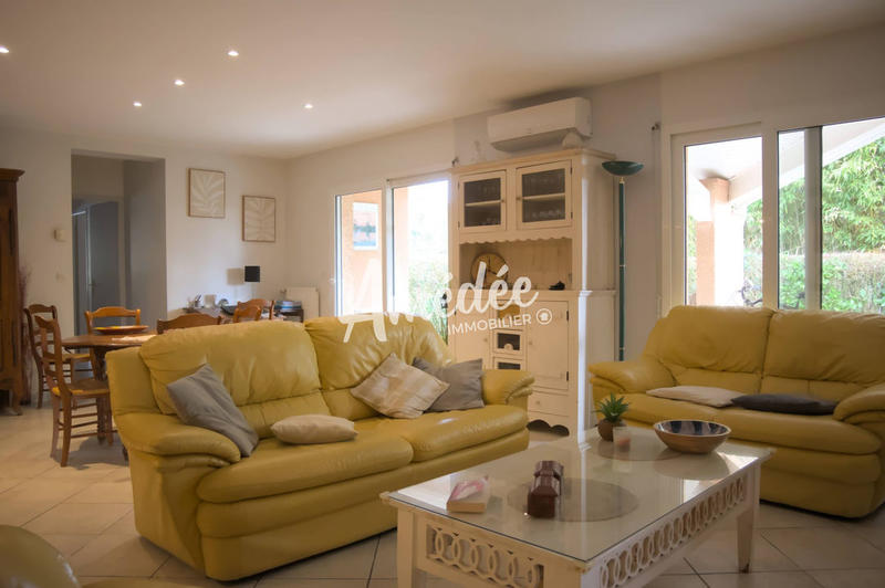 Villa - 151 m² - 6 pièces