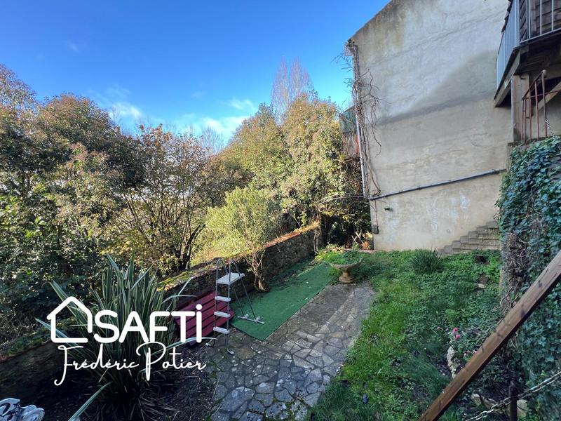 Maison - 240 m² - 7 pièces