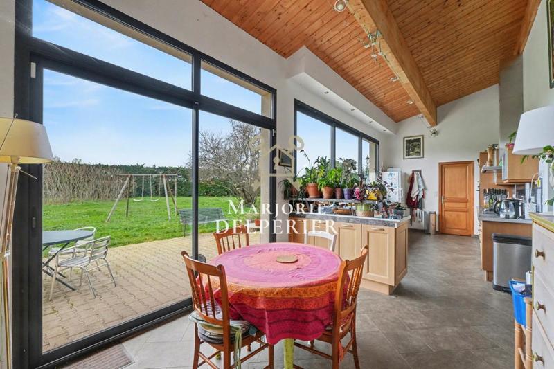 Maison - 422 m² - 10 pièces