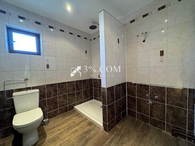 Maison - 179 m² - 8 pièces