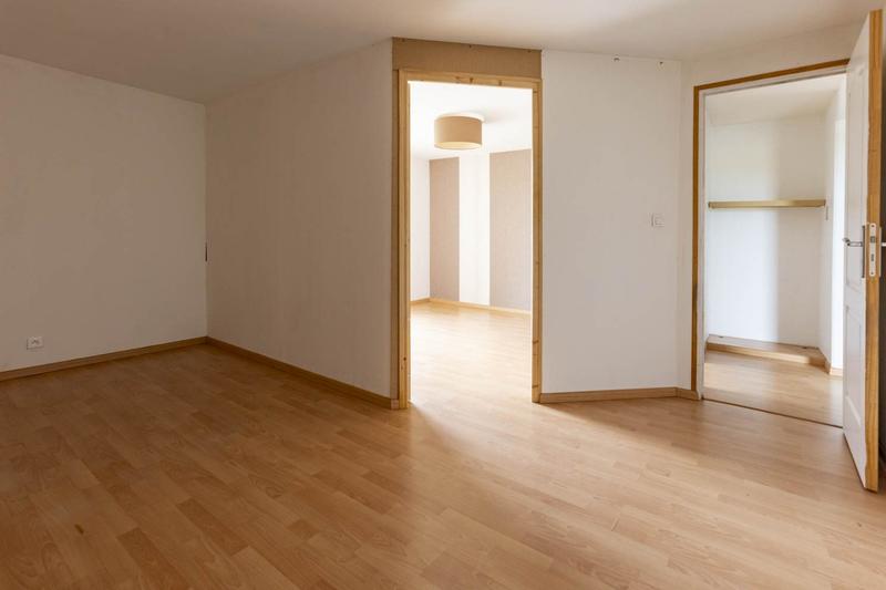 Maison - 230 m² - 7 pièces