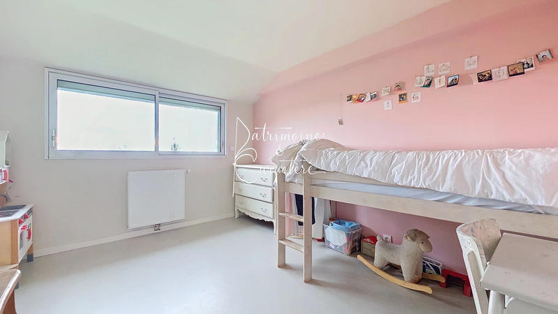 Maison - 215 m² - 9 pièces