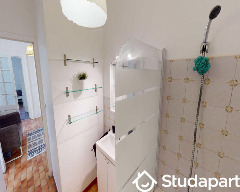 Chambre - 70 m² - 1 pièce