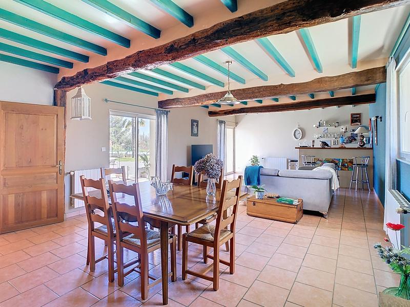 Maison - 256 m² - 10 pièces