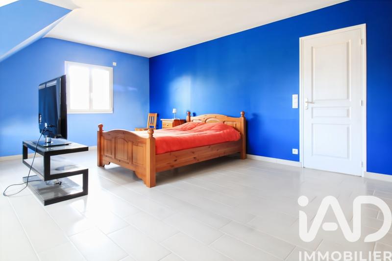 Maison - 235 m² - 7 pièces