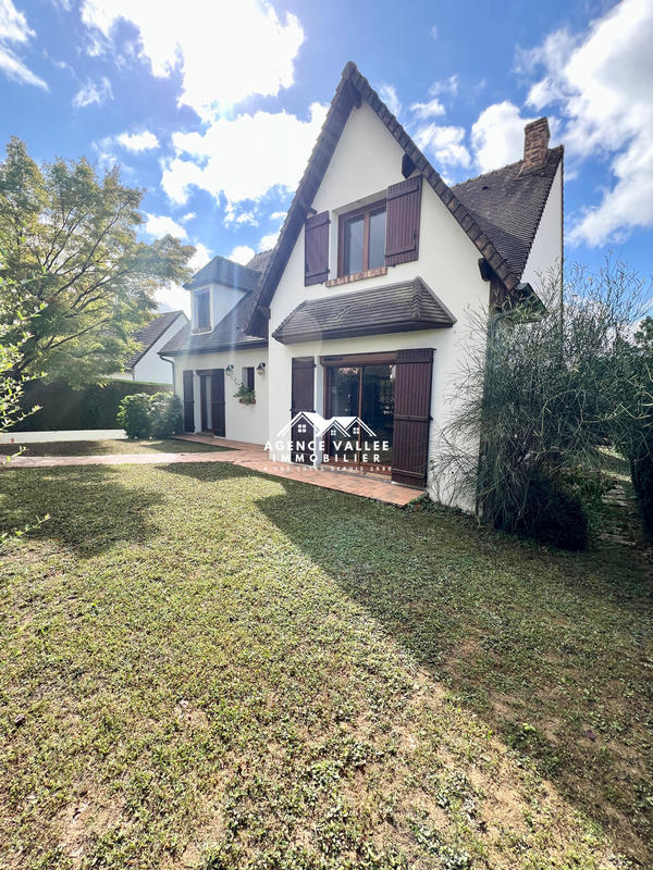 Maison traditionnelle - 160 m² - 6 pièces