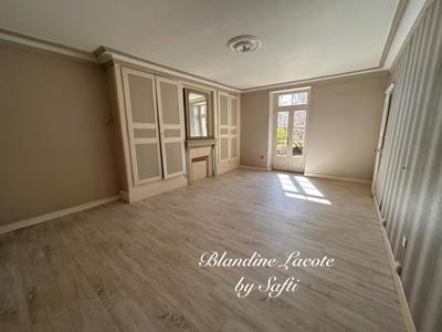 Maison - 207 m² - 8 pièces