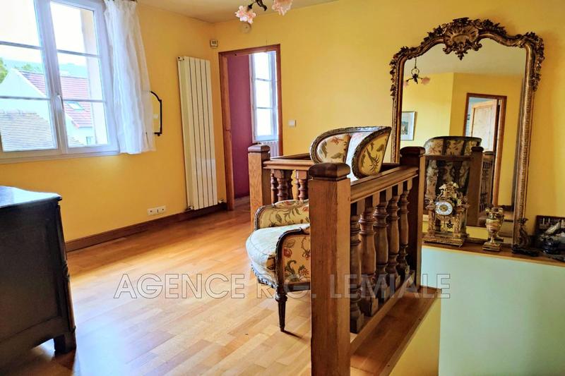 Maison - 331 m² - 10 pièces