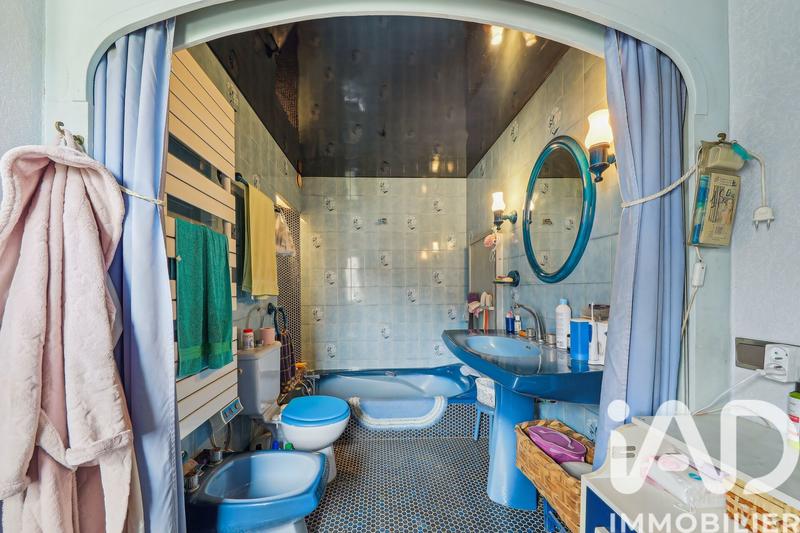 Maison - 230 m² - 9 pièces