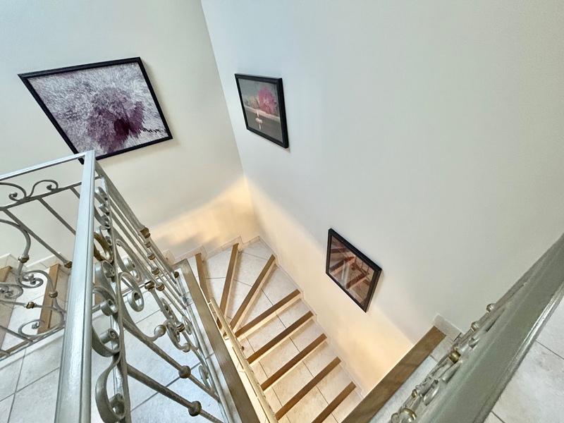 Maison - 687 m² - 12 pièces