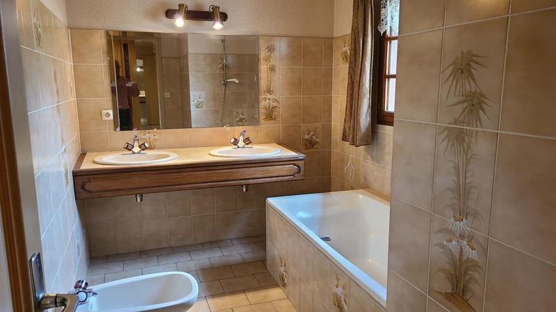 Maison - 170 m² - 6 pièces