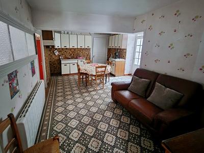 Maison - 151 m² - 7 pièces