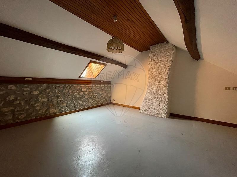 Maison - 390 m² - 8 pièces