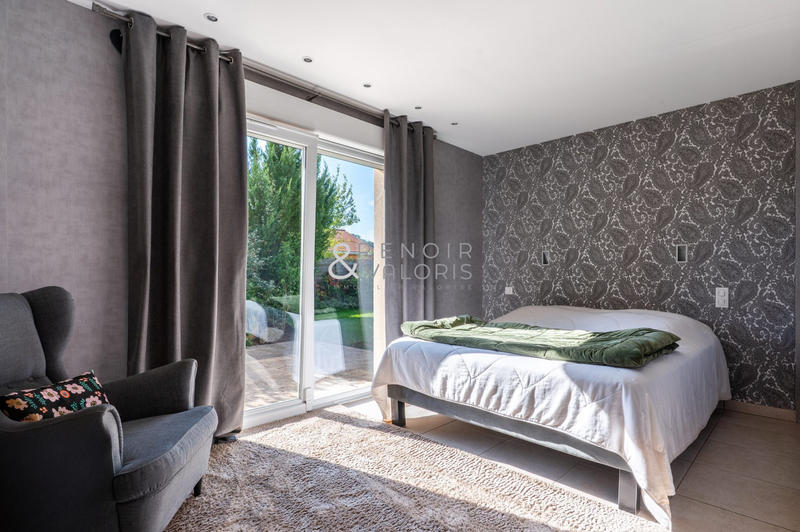 Maison - 270 m² - 7 pièces