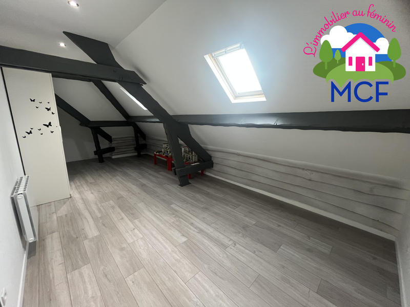 Maison traditionnelle - 223 m² - 7 pièces