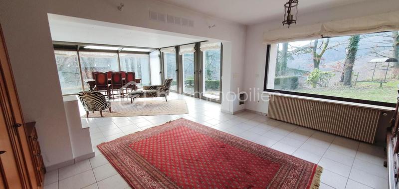 Propriété - 312 m² - 7 pièces