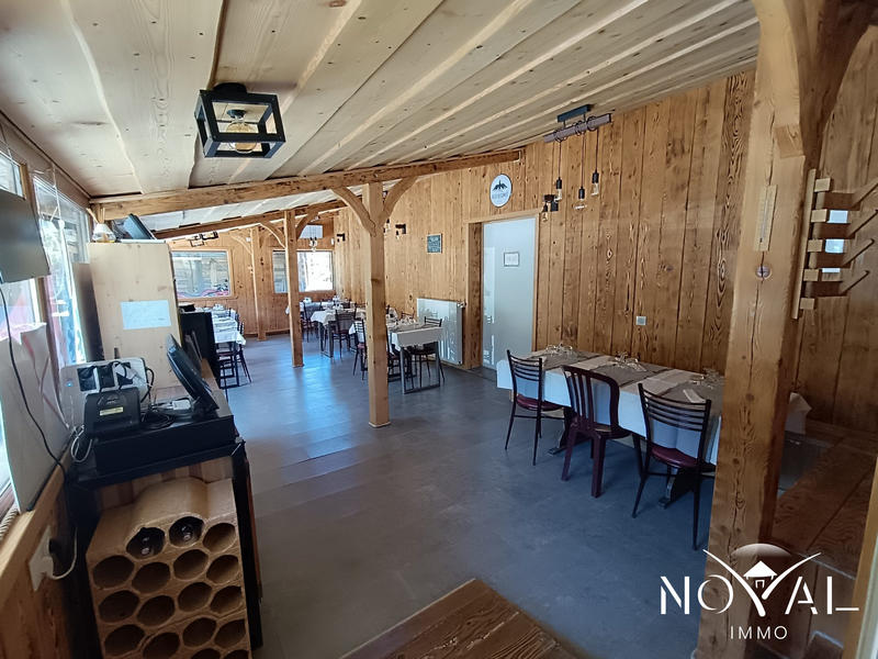 Local commercial - 240 m² - 2 pièces