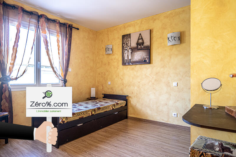 Maison - 332 m² - 10 pièces