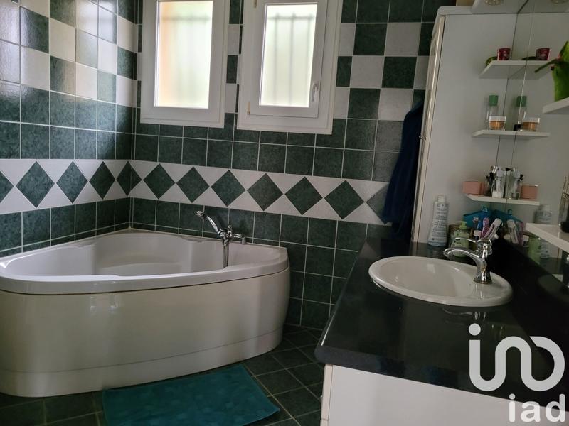 Maison - 248 m² - 8 pièces