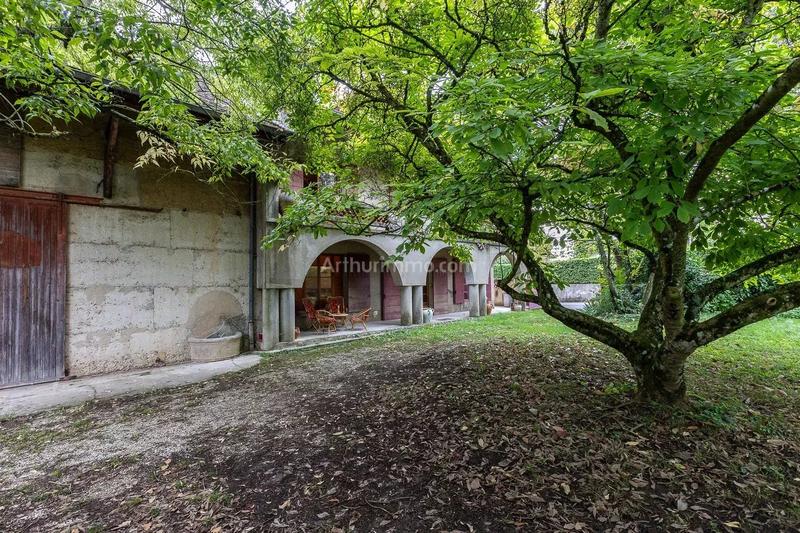 Maison - 230 m² - 8 pièces