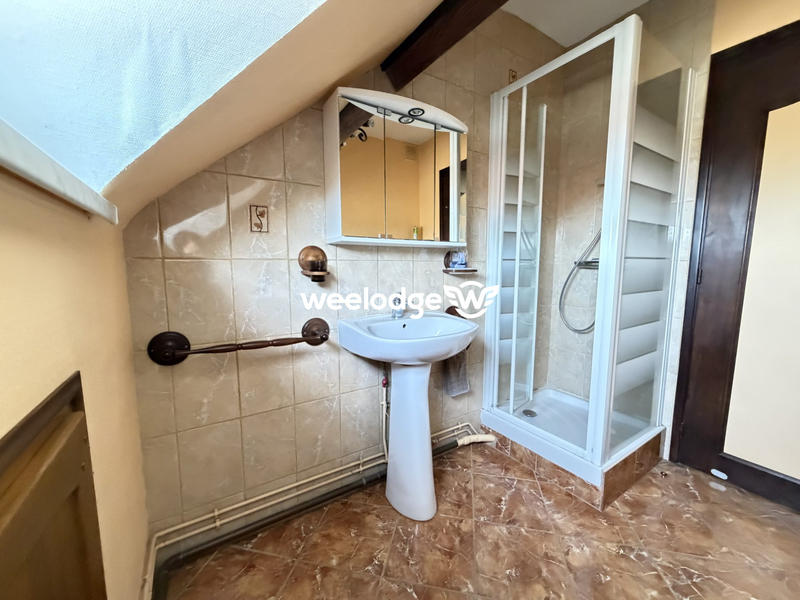 Maison - 185 m² - 8 pièces