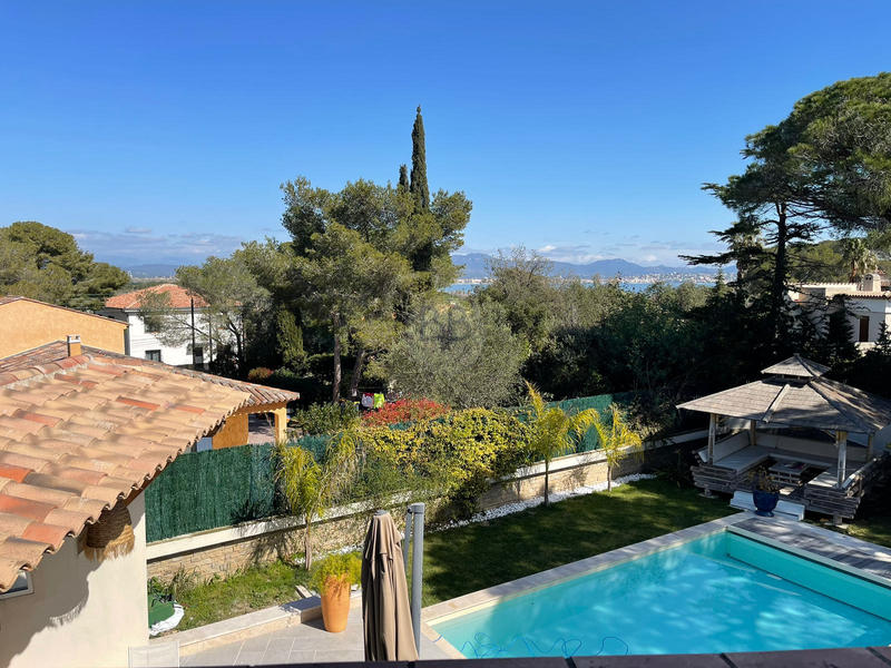 Villa - 153 m² - 5 pièces