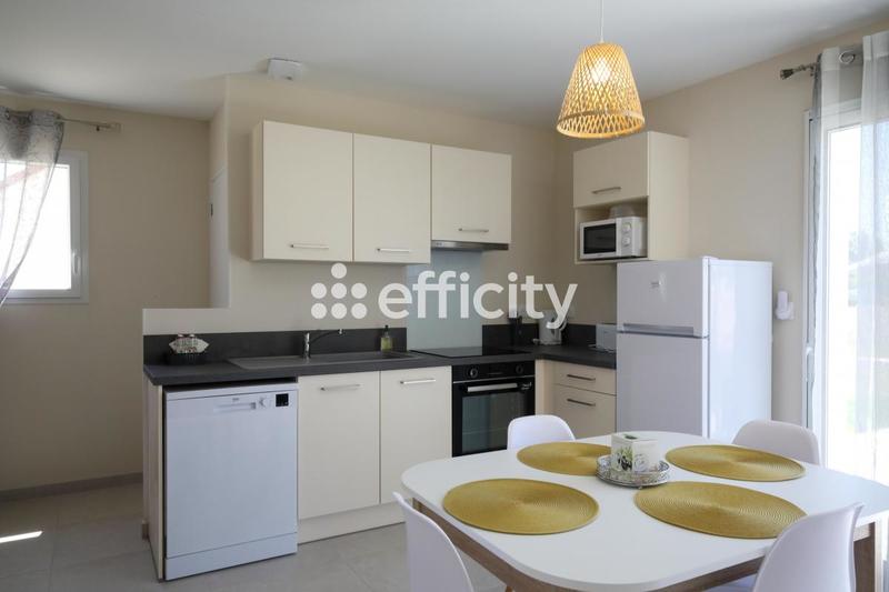 Maison - 250 m² - 11 pièces