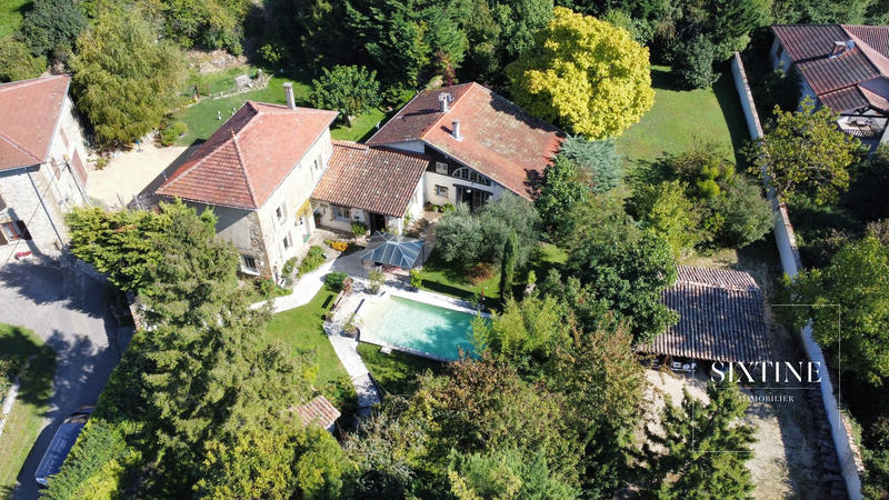 Maison ancienne - 219 m² - 7 pièces