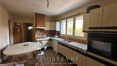 Maison - 200 m² - 7 pièces