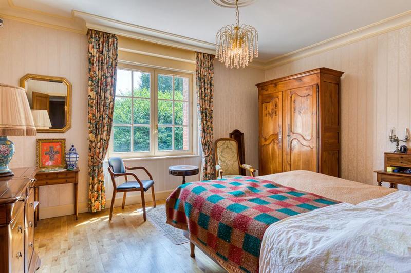 Maison - 275 m² - 7 pièces