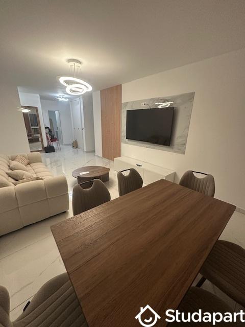 Chambre - 14 m² - 1 pièce