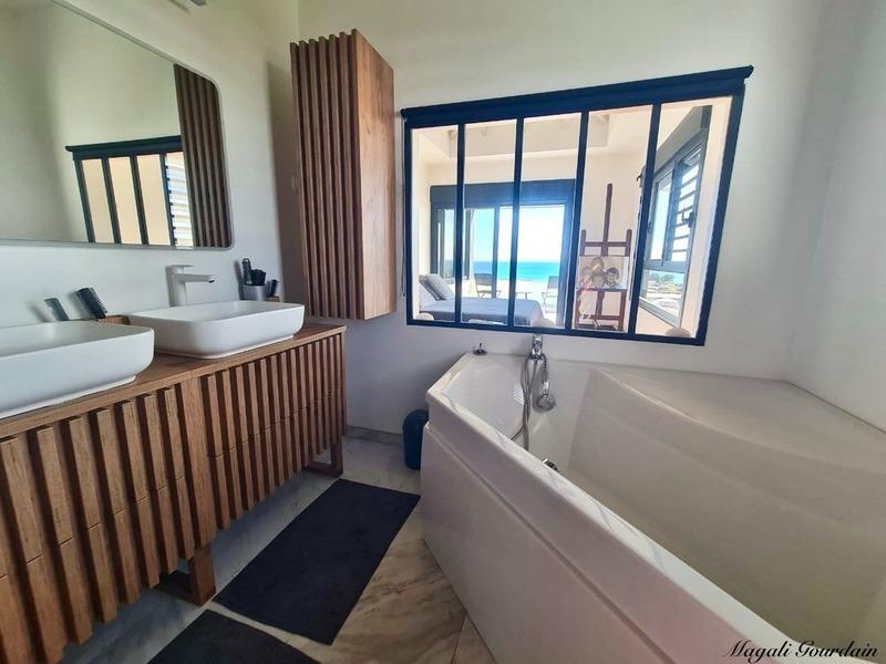 Maison - 256 m² - 7 pièces