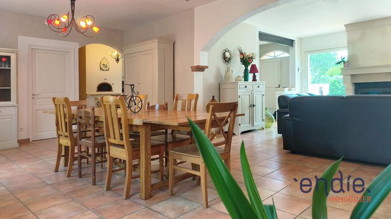 Maison - 249 m² - 8 pièces