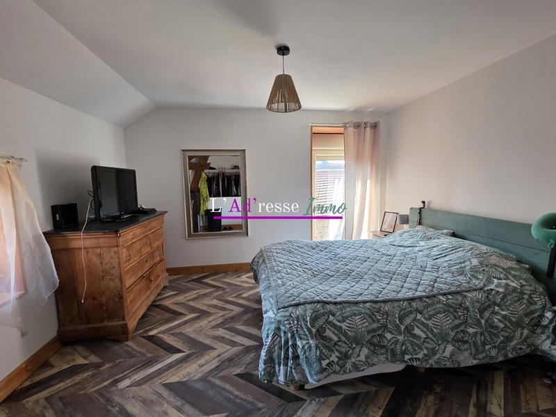 Maison - 182 m² - 10 pièces