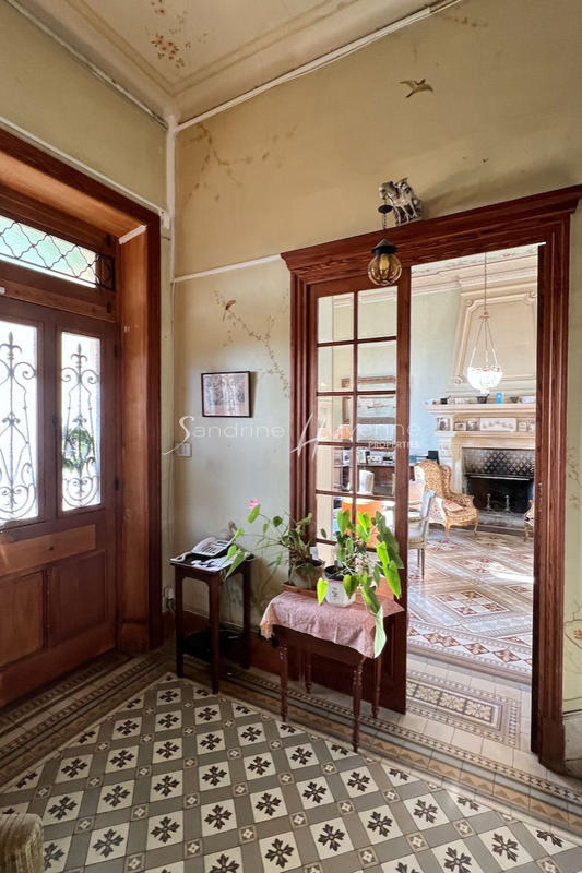 Maison - 334 m² - 10 pièces