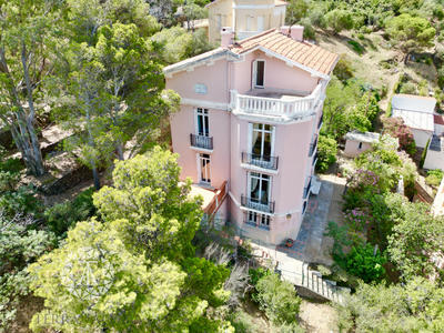 Villa - 219 m² - 10 pièces