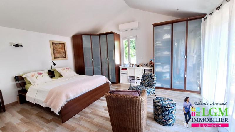 Maison - 258 m² - 5 pièces