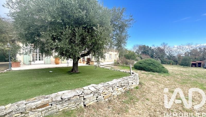 Maison - 1 980 m² - 8 pièces